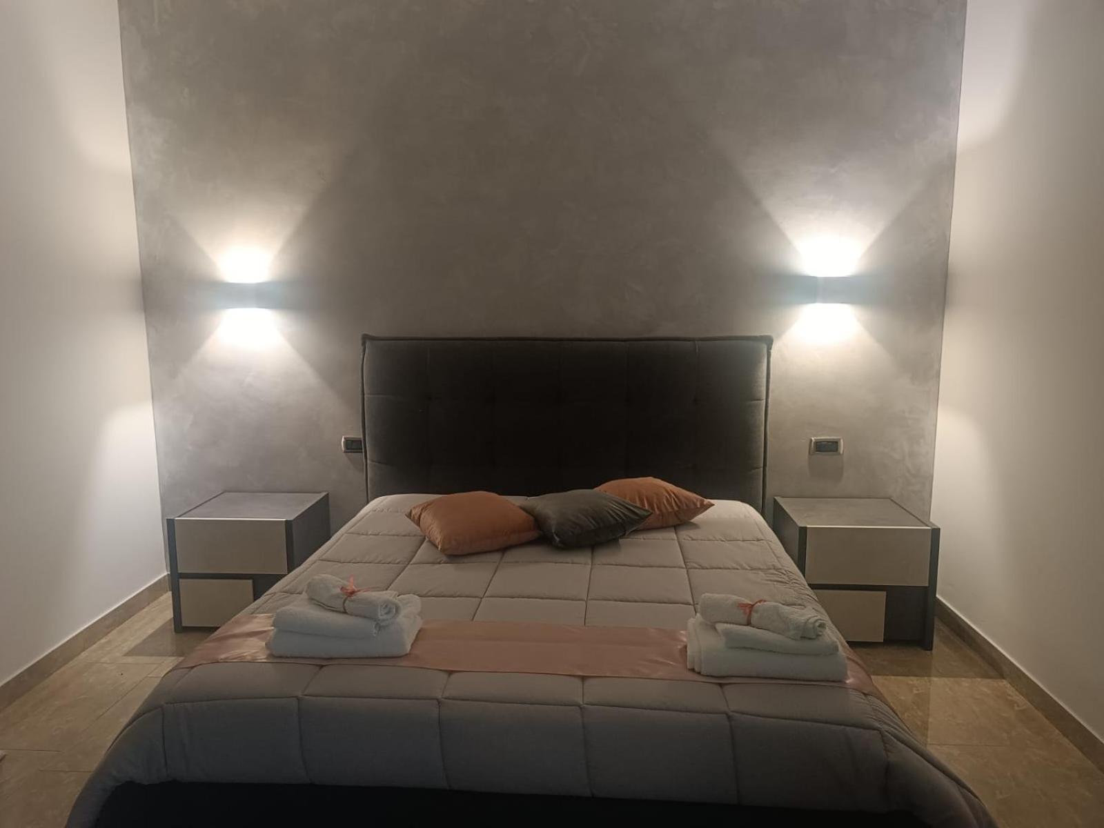 ジョヴィナッツォ Luca'S House Bed & Breakfast エクステリア 写真